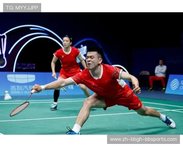 羽毛球晋级考官